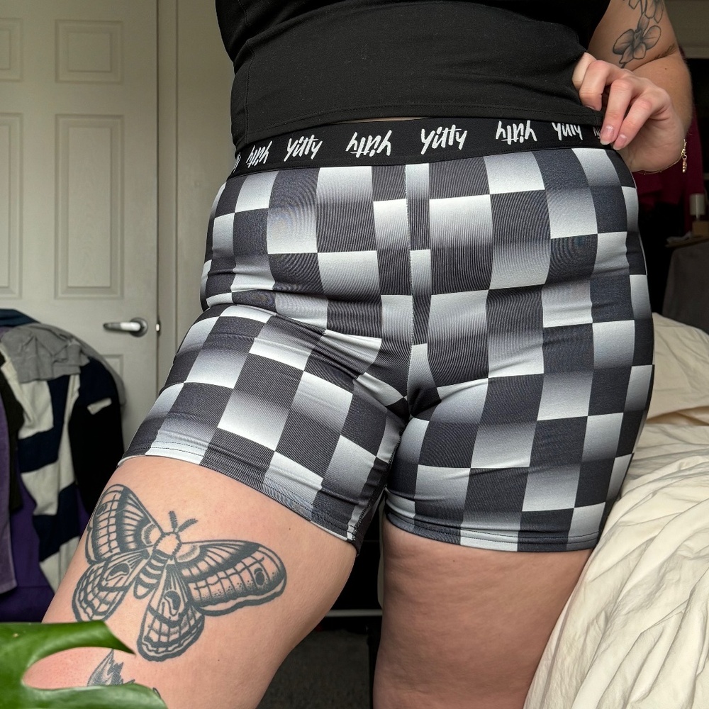XL Yitty Compression Shorts